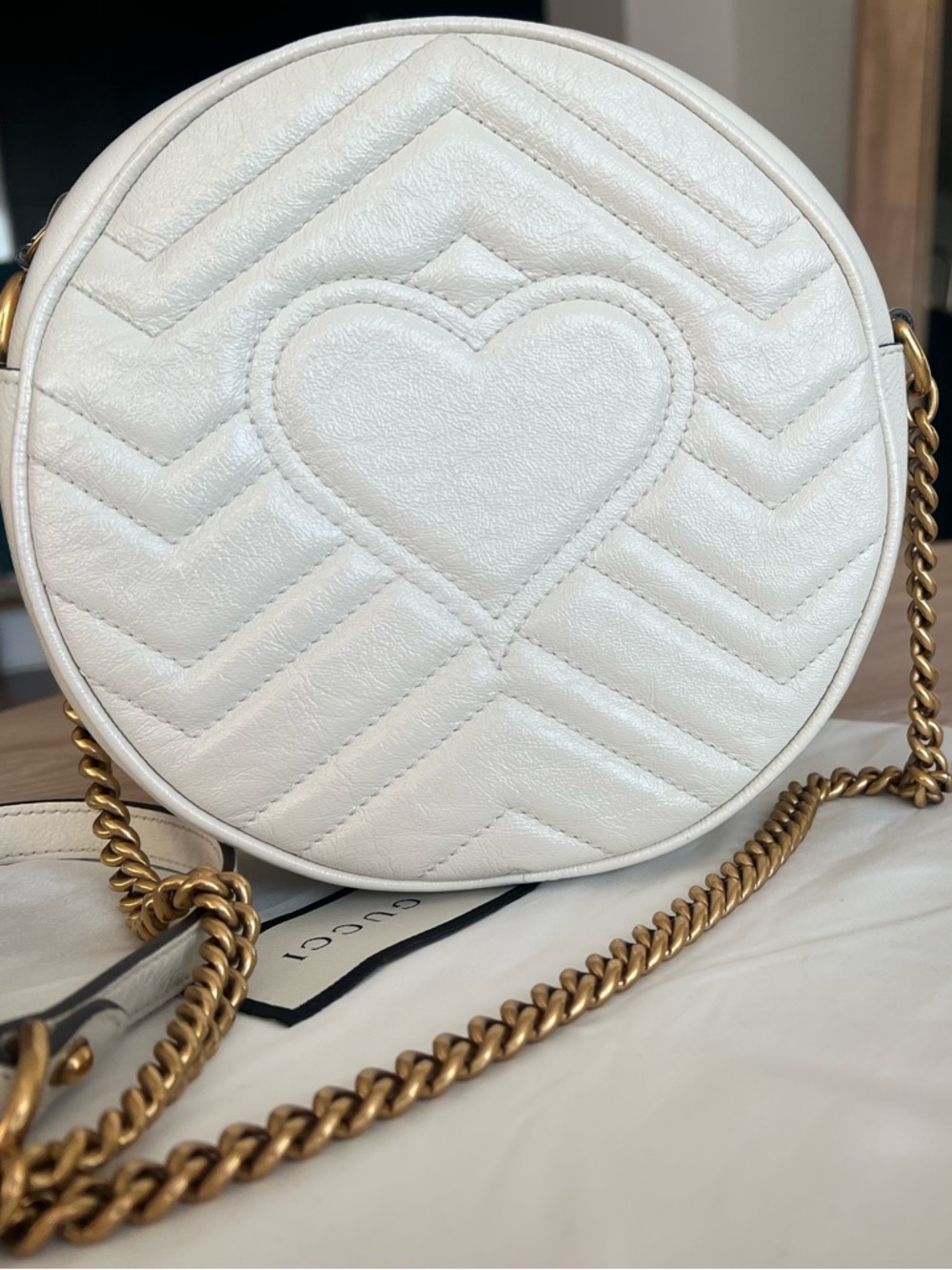 Gucci GG Marmont Mini Round Matelassé Leather Shoulder Bag White - Picture 3 of 11